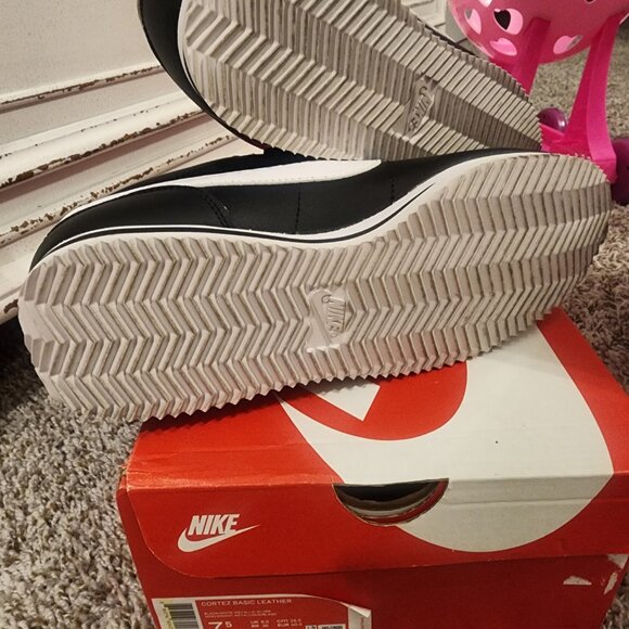 Mens Nike Cortez - Picture 3 of 4